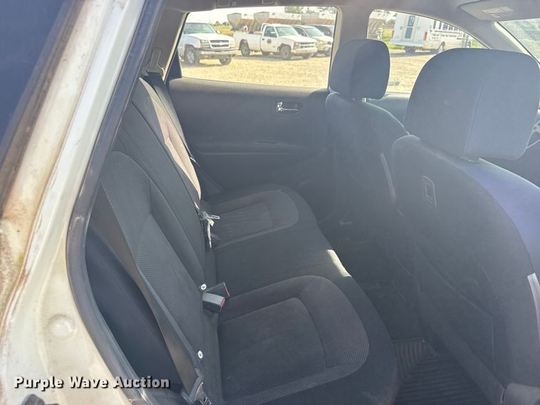 image for item DY3197 2013 Nissan Rogue SUV