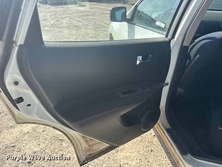 image for item DY3197 2013 Nissan Rogue SUV