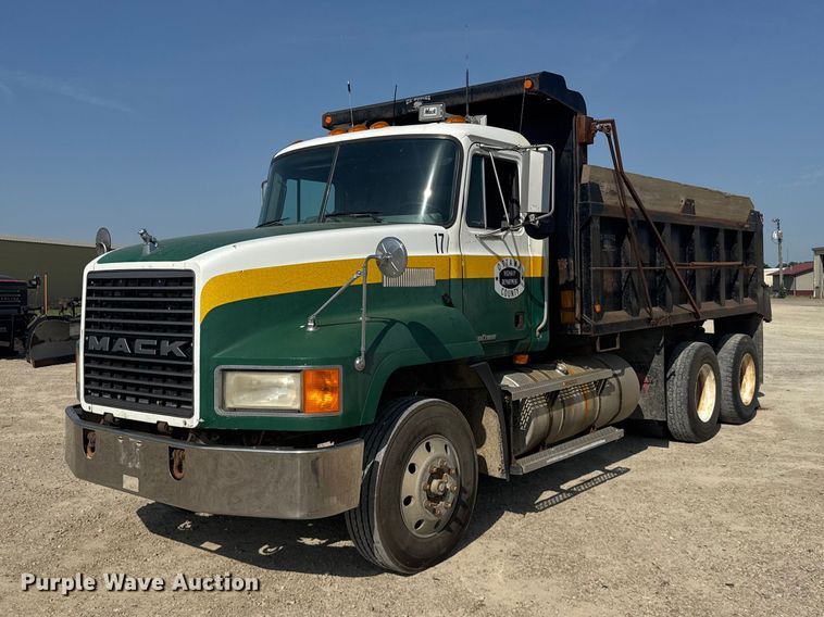1998 Mack CH613 dump truck