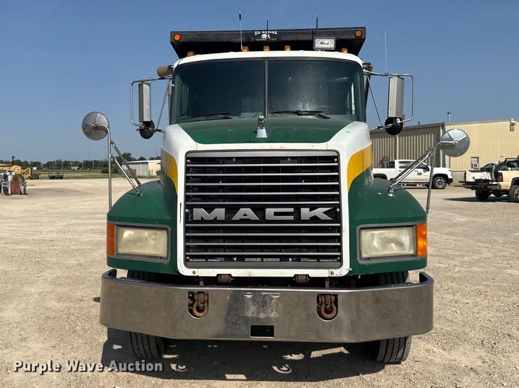 image for item DY3198 1998 Mack CH613 dump truck
