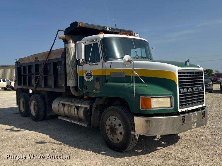 image for item DY3198 1998 Mack CH613 dump truck