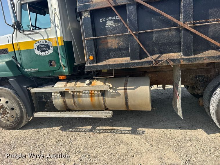 image for item DY3198 1998 Mack CH613 dump truck