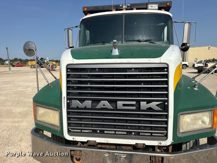 image for item DY3198 1998 Mack CH613 dump truck