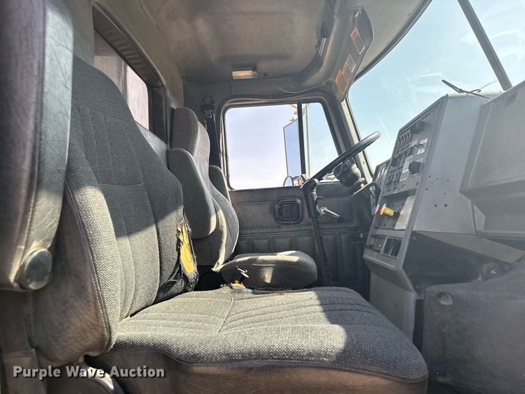 image for item DY3198 1998 Mack CH613 dump truck