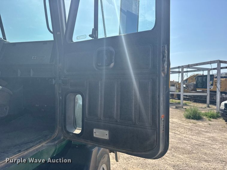 image for item DY3198 1998 Mack CH613 dump truck