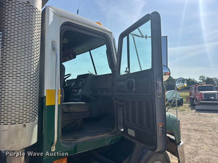 image for item DY3198 1998 Mack CH613 dump truck