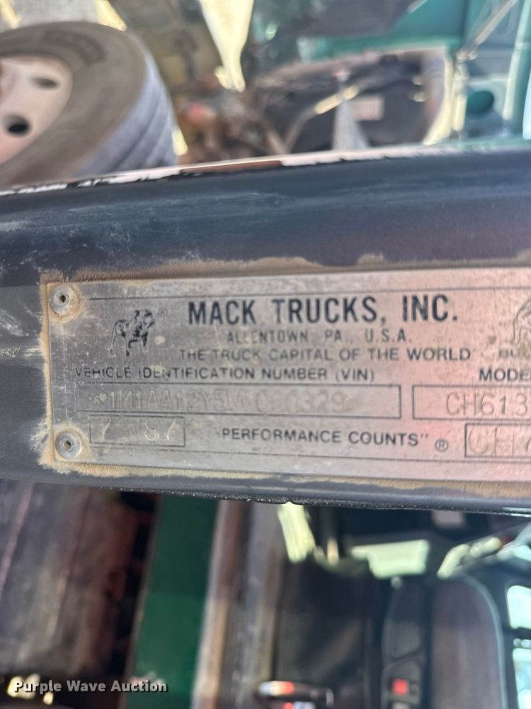 image for item DY3198 1998 Mack CH613 dump truck
