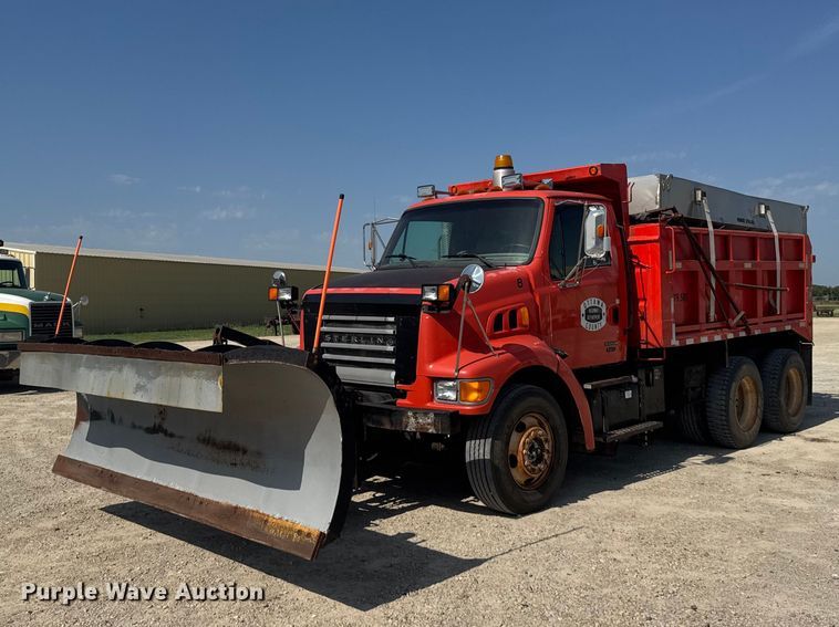 image for item DY3199 2001 Sterling L7500 Series dump truck