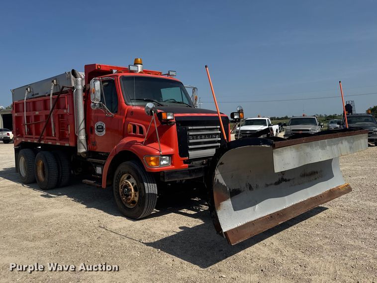 image for item DY3199 2001 Sterling L7500 Series dump truck
