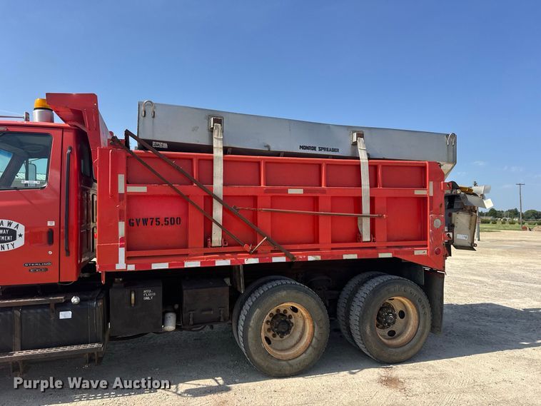 image for item DY3199 2001 Sterling L7500 Series dump truck