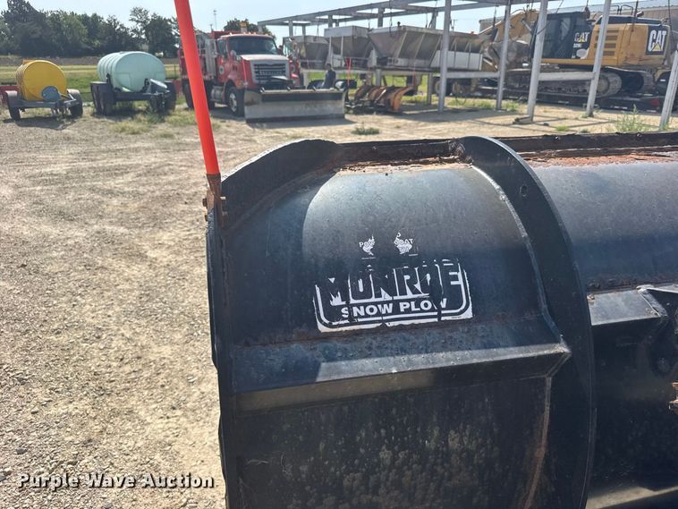 image for item DY3199 2001 Sterling L7500 Series dump truck
