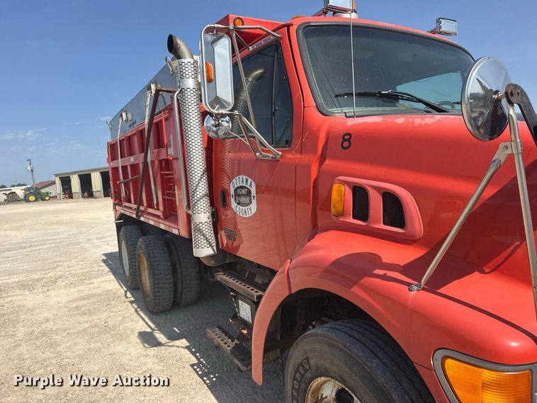 image for item DY3199 2001 Sterling L7500 Series dump truck