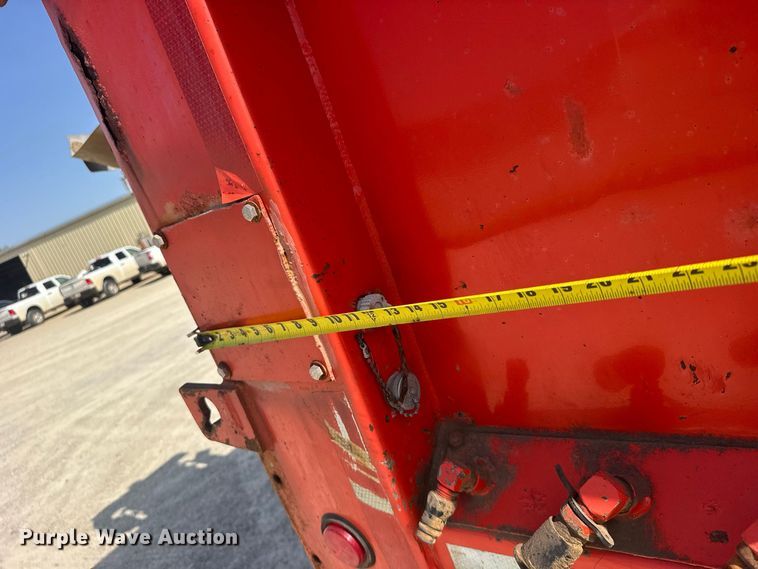 image for item DY3199 2001 Sterling L7500 Series dump truck