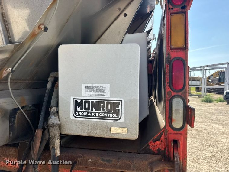 image for item DY3199 2001 Sterling L7500 Series dump truck