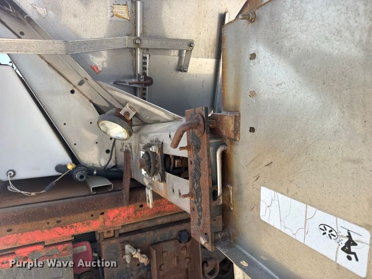 image for item DY3199 2001 Sterling L7500 Series dump truck