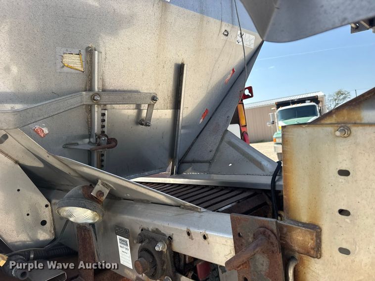 image for item DY3199 2001 Sterling L7500 Series dump truck