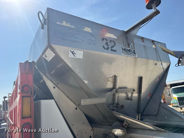 image for item DY3199 2001 Sterling L7500 Series dump truck
