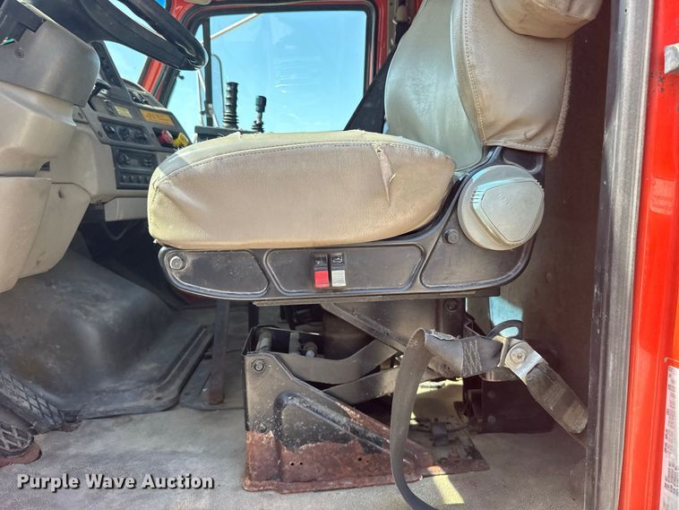 image for item DY3199 2001 Sterling L7500 Series dump truck