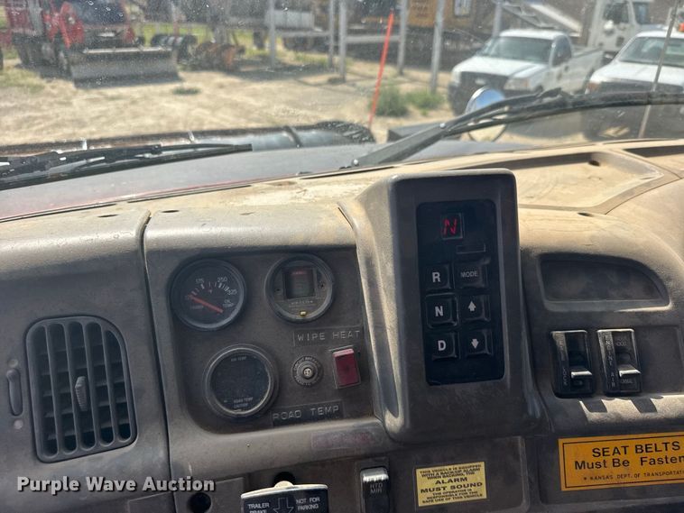 image for item DY3199 2001 Sterling L7500 Series dump truck