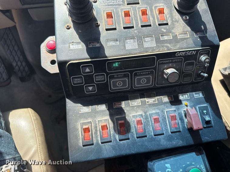 image for item DY3199 2001 Sterling L7500 Series dump truck