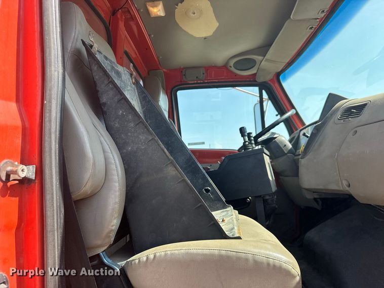 image for item DY3199 2001 Sterling L7500 Series dump truck