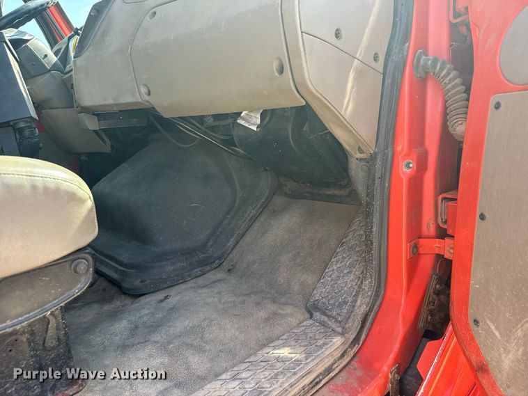 image for item DY3199 2001 Sterling L7500 Series dump truck