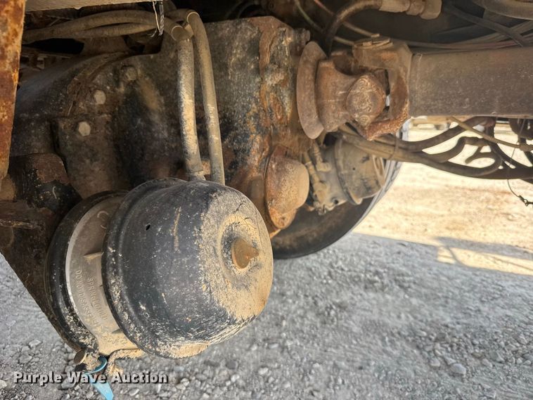 image for item DY3199 2001 Sterling L7500 Series dump truck