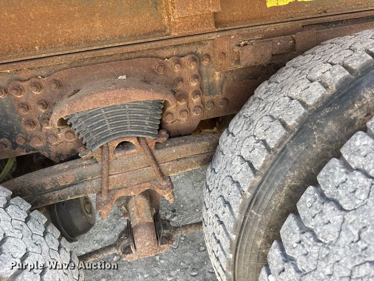 image for item DY3199 2001 Sterling L7500 Series dump truck