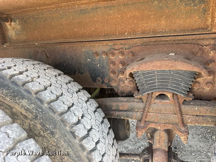 image for item DY3199 2001 Sterling L7500 Series dump truck