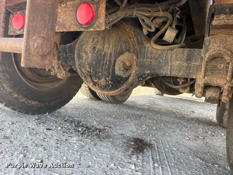 image for item DY3199 2001 Sterling L7500 Series dump truck
