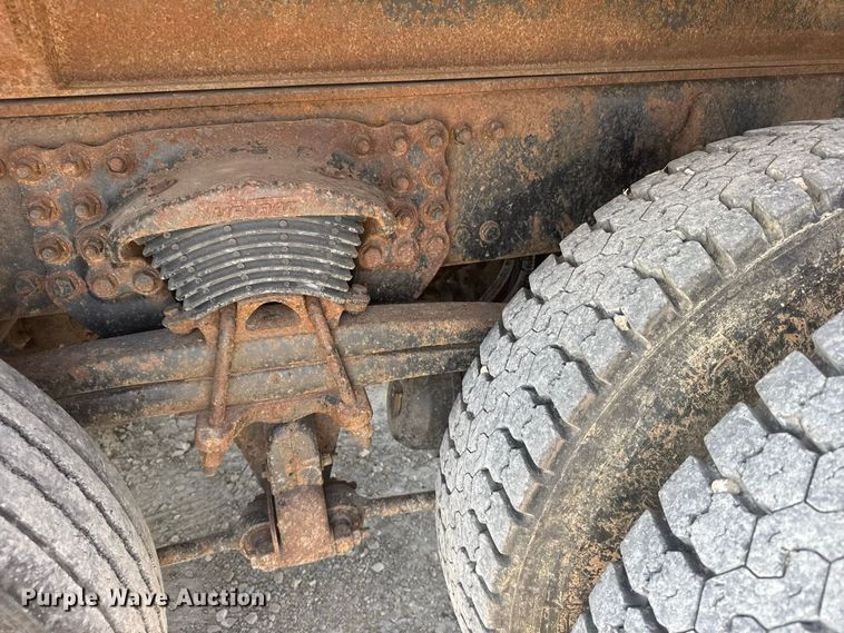 image for item DY3199 2001 Sterling L7500 Series dump truck