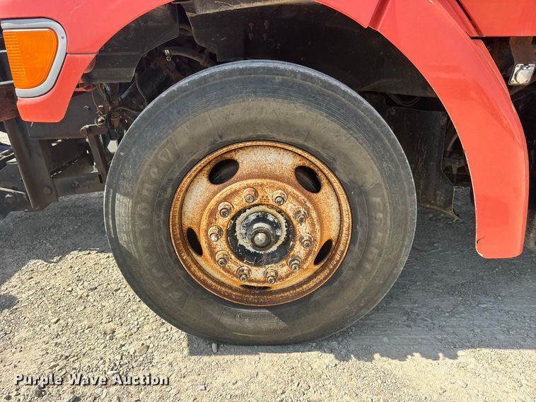 image for item DY3199 2001 Sterling L7500 Series dump truck