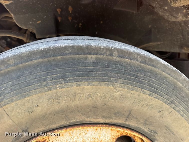 image for item DY3199 2001 Sterling L7500 Series dump truck