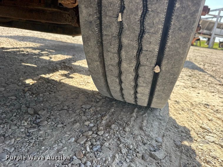 image for item DY3199 2001 Sterling L7500 Series dump truck