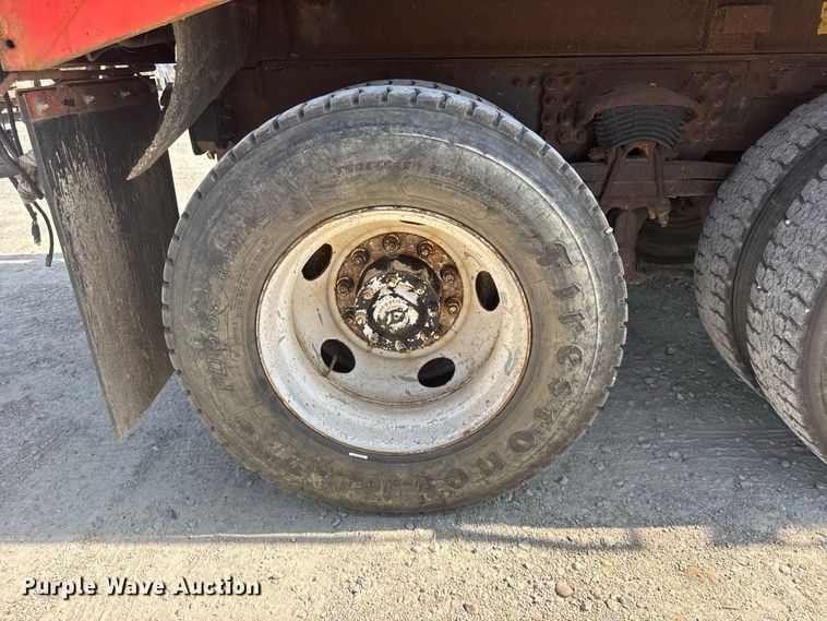 image for item DY3199 2001 Sterling L7500 Series dump truck