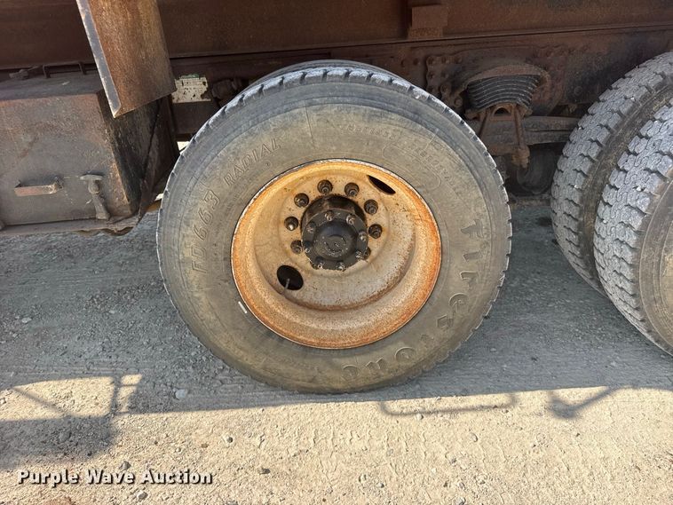 image for item DY3199 2001 Sterling L7500 Series dump truck