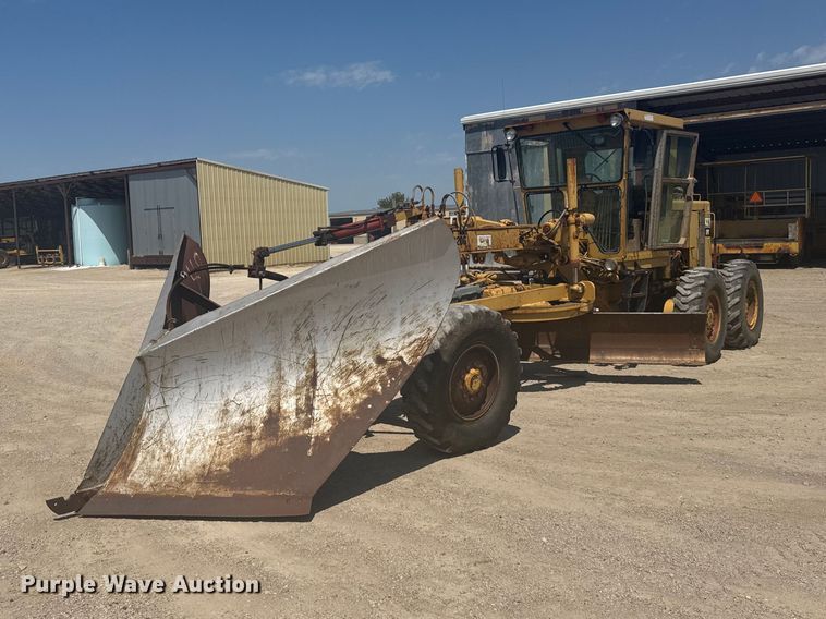 1990 Caterpillar 120G motor grader