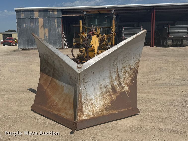 image for item DY3202 1990 Caterpillar 120G motor grader