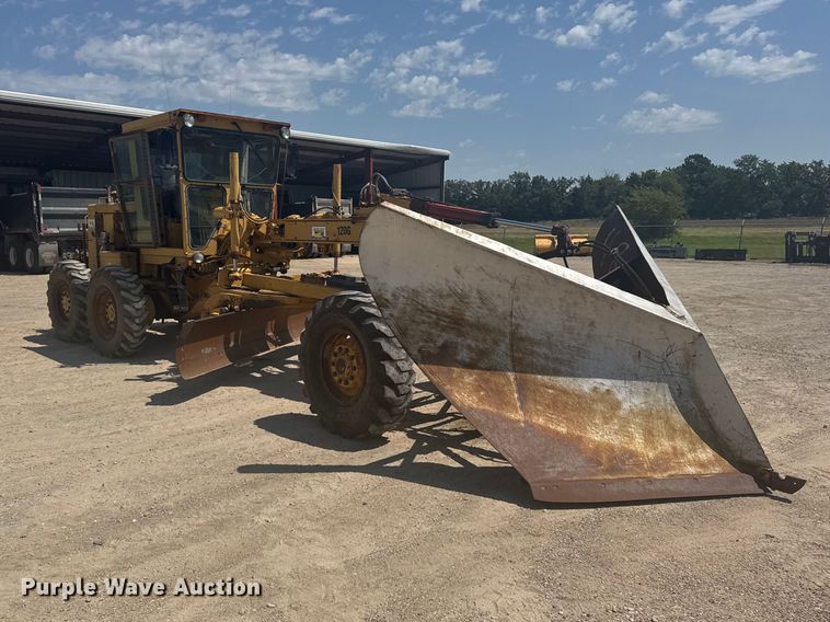image for item DY3202 1990 Caterpillar 120G motor grader