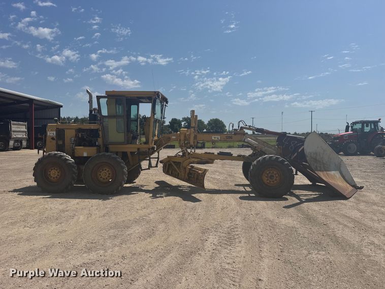 image for item DY3202 1990 Caterpillar 120G motor grader