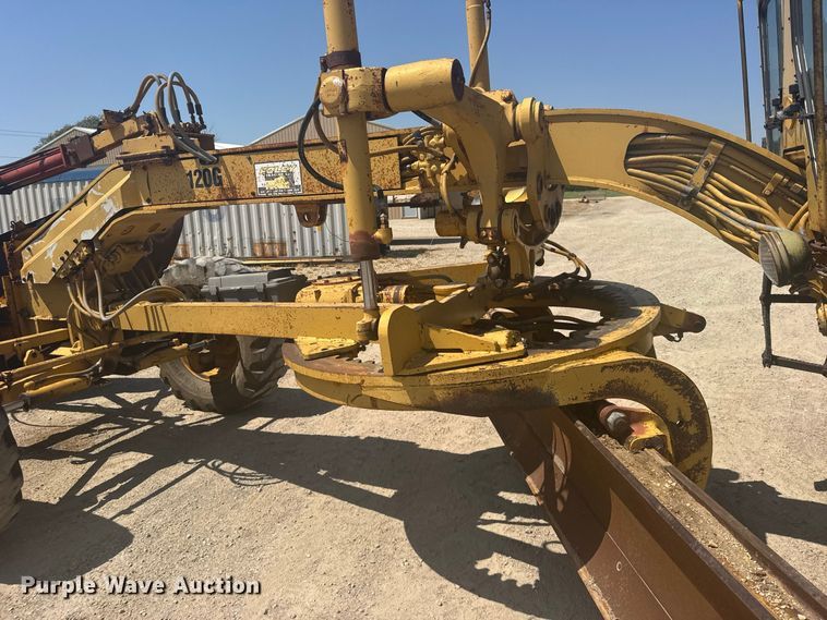 image for item DY3202 1990 Caterpillar 120G motor grader