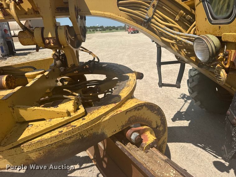 image for item DY3202 1990 Caterpillar 120G motor grader