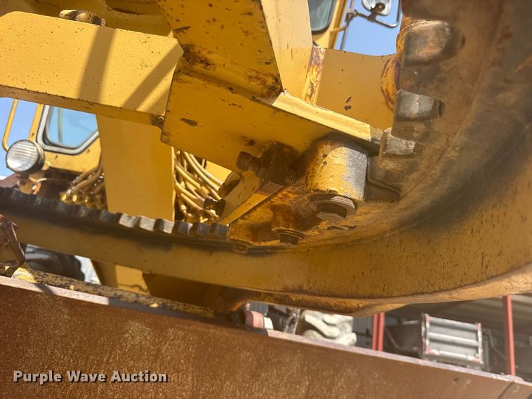 image for item DY3202 1990 Caterpillar 120G motor grader
