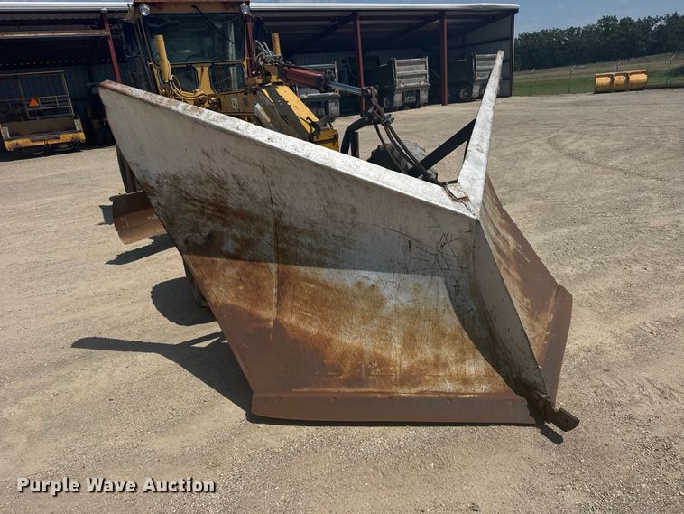 image for item DY3202 1990 Caterpillar 120G motor grader