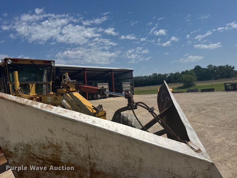 image for item DY3202 1990 Caterpillar 120G motor grader