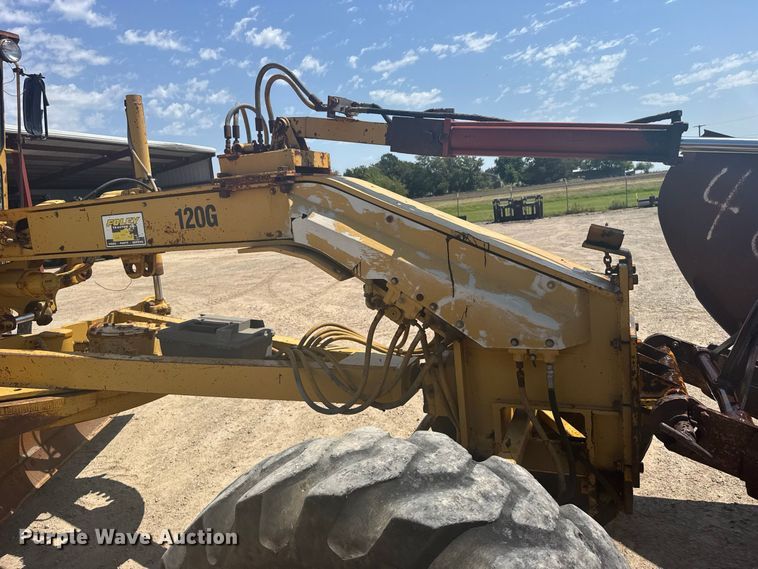 image for item DY3202 1990 Caterpillar 120G motor grader