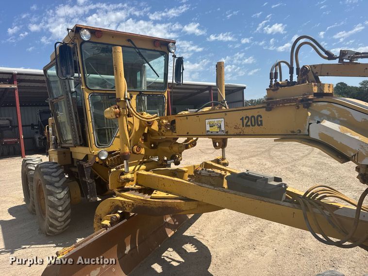image for item DY3202 1990 Caterpillar 120G motor grader