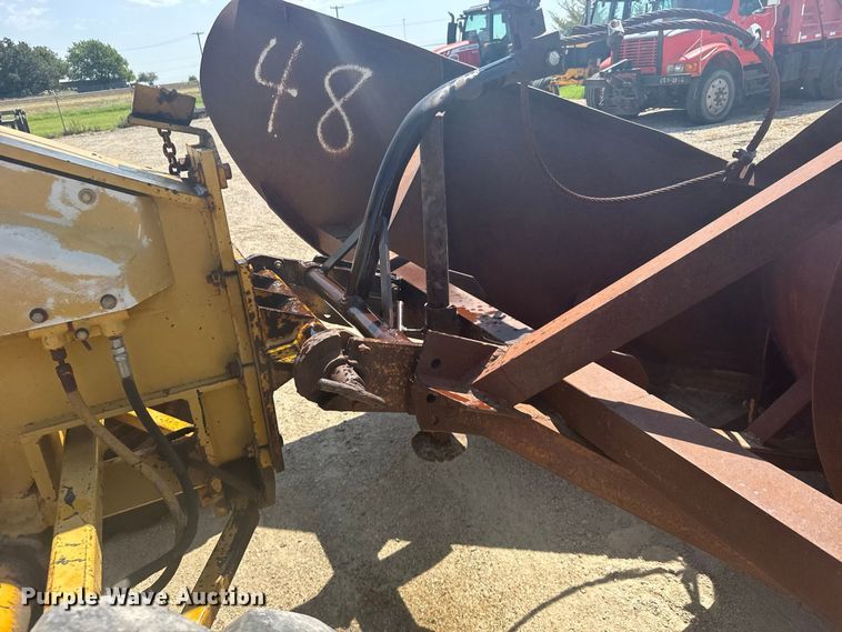 image for item DY3202 1990 Caterpillar 120G motor grader