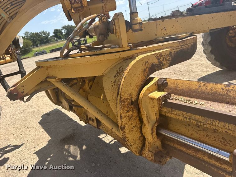 image for item DY3202 1990 Caterpillar 120G motor grader