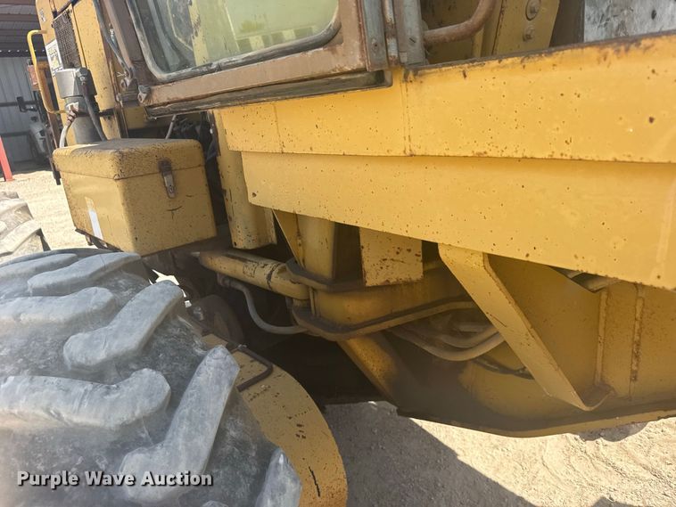 image for item DY3202 1990 Caterpillar 120G motor grader